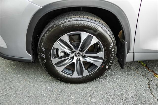 used 2025 Toyota Highlander car, priced at $47,800