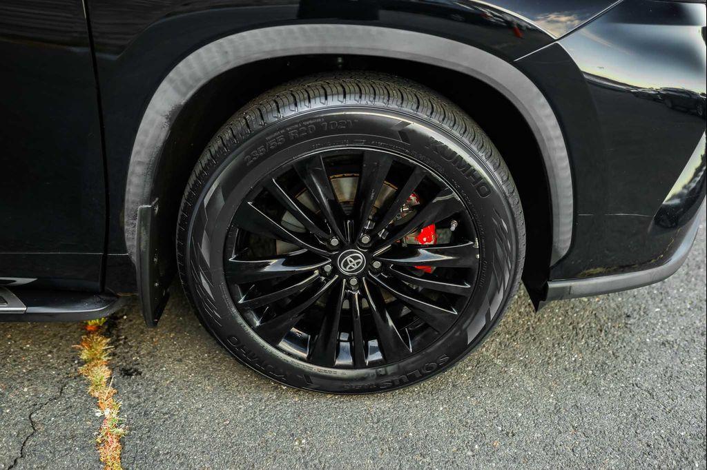 used 2020 Toyota Highlander car, priced at $34,900