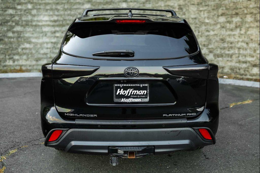 used 2020 Toyota Highlander car, priced at $34,900