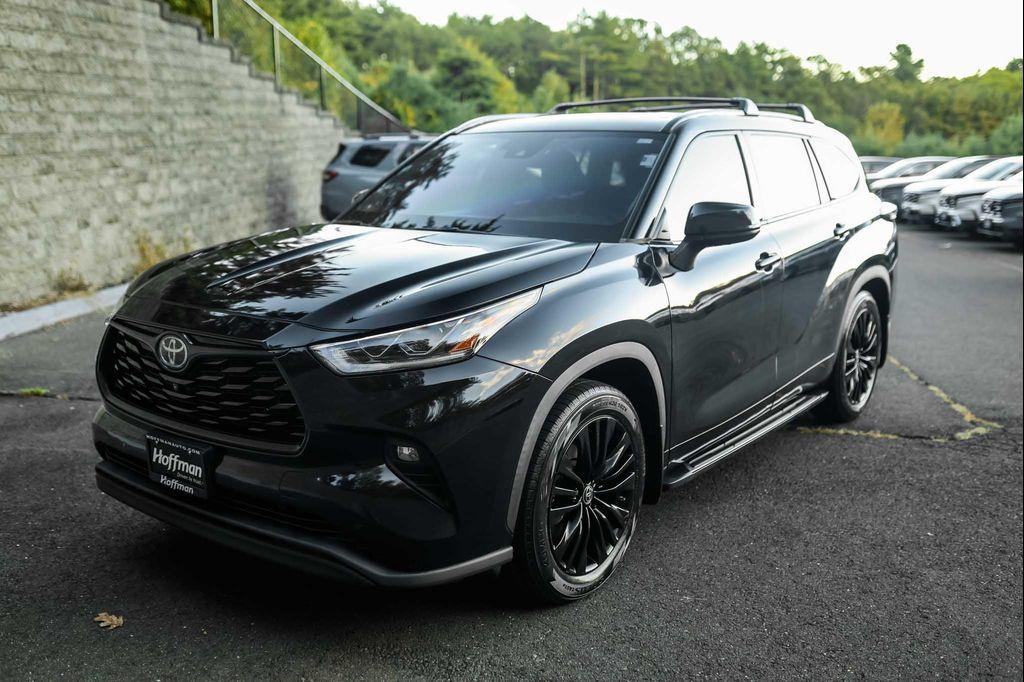 used 2020 Toyota Highlander car, priced at $34,900