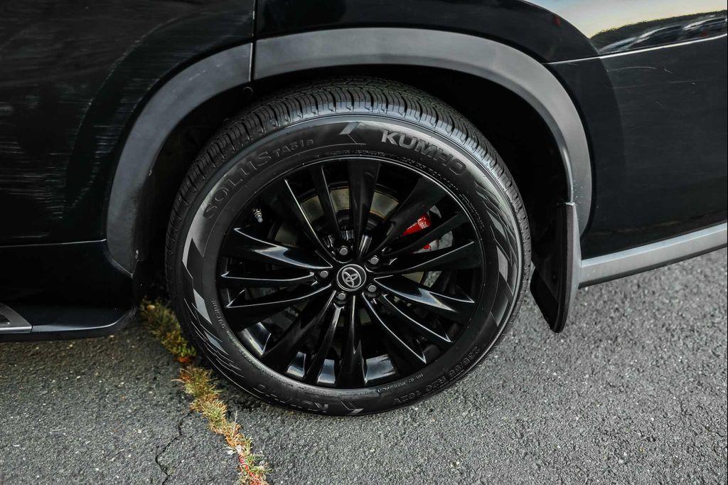 used 2020 Toyota Highlander car, priced at $34,900