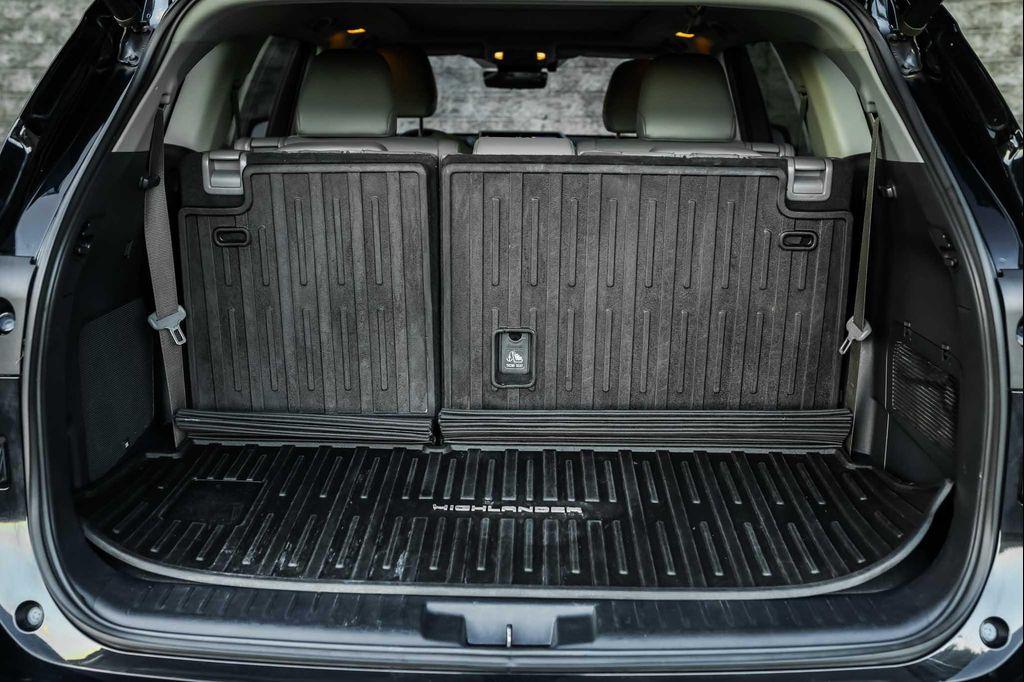 used 2020 Toyota Highlander car, priced at $34,900
