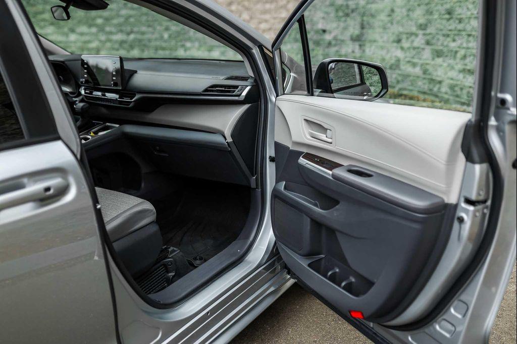 used 2024 Toyota Sienna car, priced at $40,500