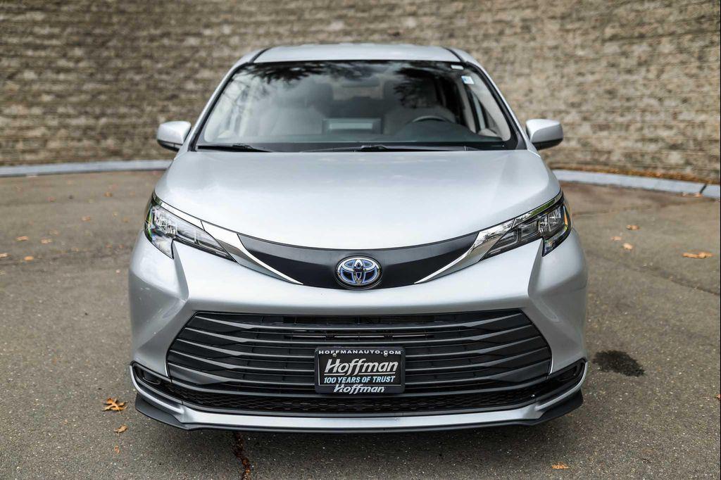 used 2024 Toyota Sienna car, priced at $40,500