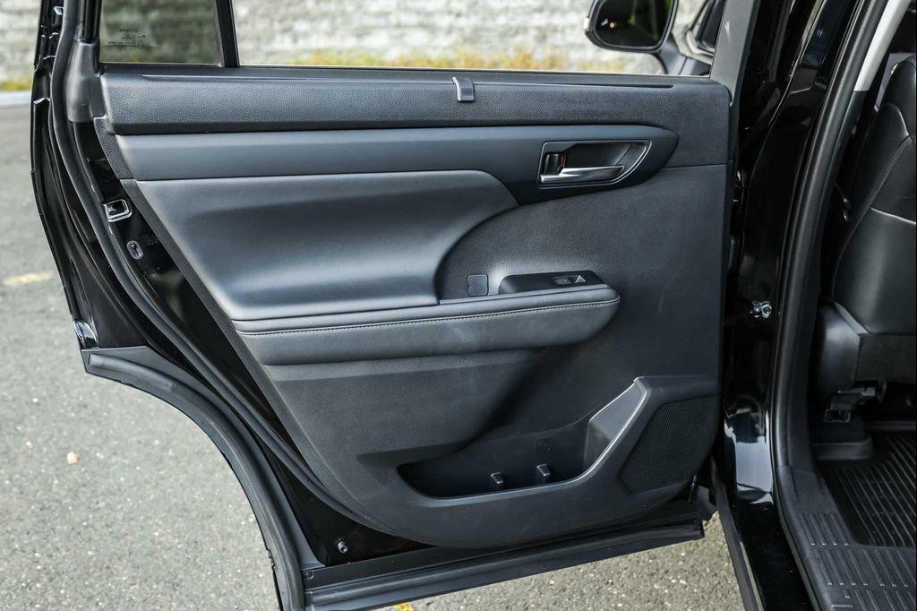 used 2021 Toyota Highlander car, priced at $35,900