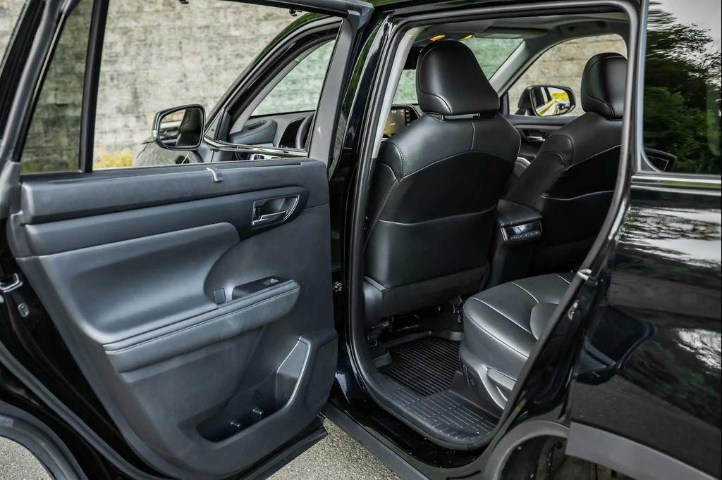 used 2021 Toyota Highlander car, priced at $35,900