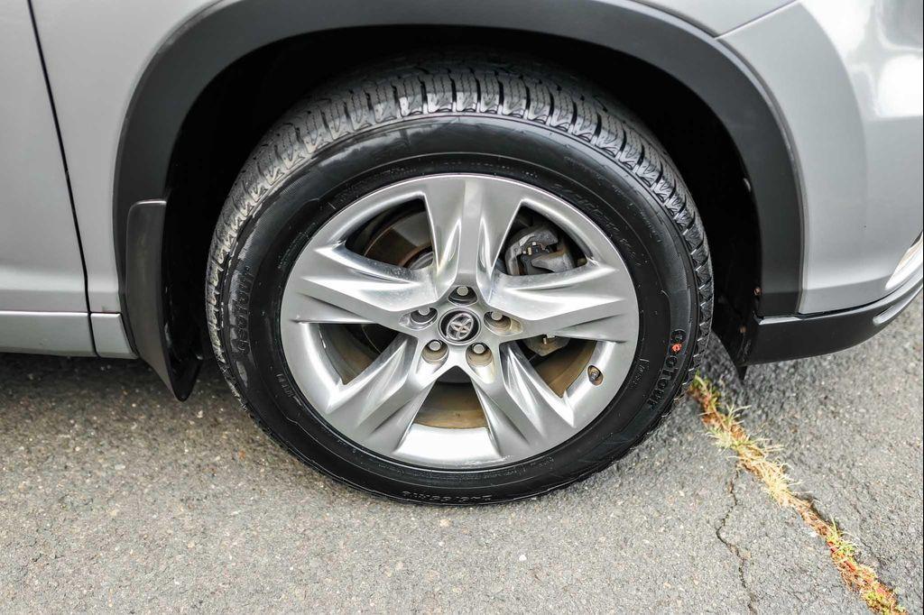 used 2016 Toyota Highlander car, priced at $18,950