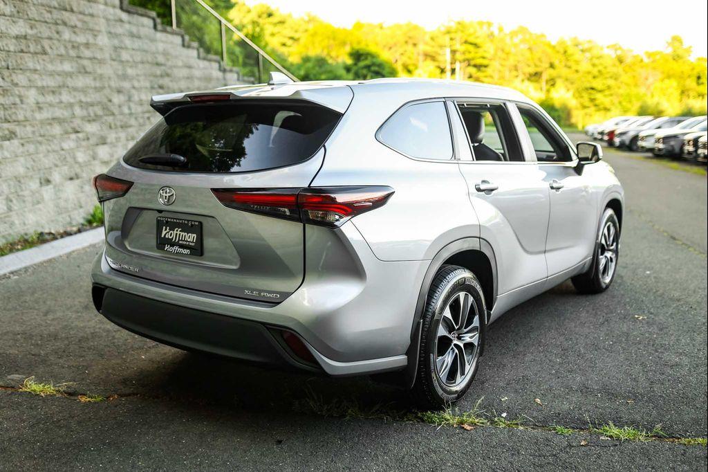 used 2025 Toyota Highlander car, priced at $45,900