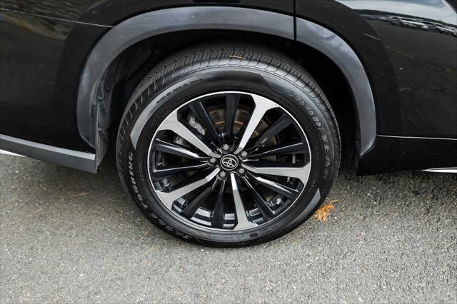 used 2022 Toyota Highlander car, priced at $38,500