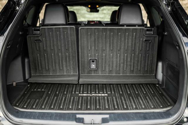used 2022 Toyota Highlander car, priced at $38,500