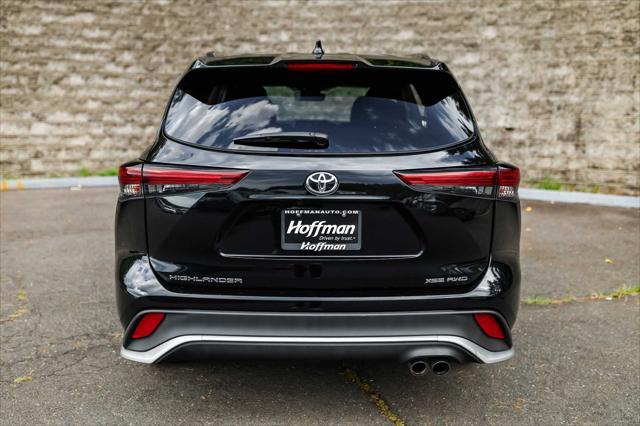 used 2022 Toyota Highlander car, priced at $38,500