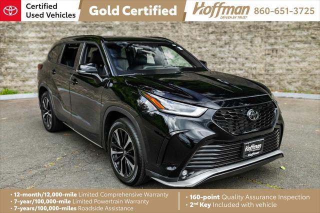 used 2022 Toyota Highlander car, priced at $38,600