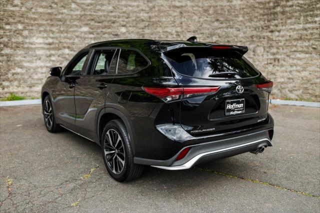 used 2022 Toyota Highlander car, priced at $38,500