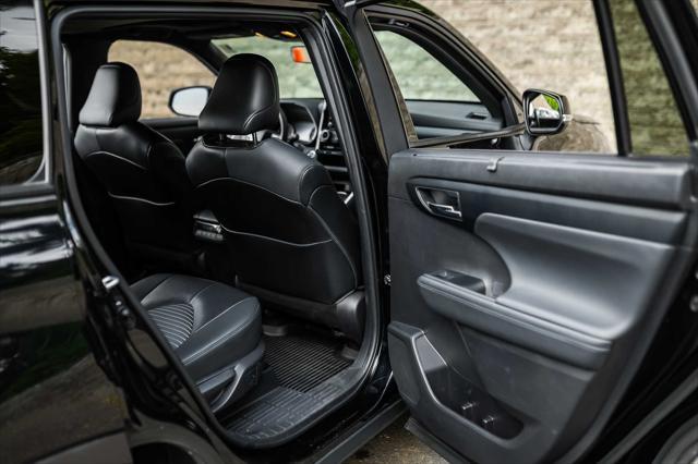 used 2022 Toyota Highlander car, priced at $38,500