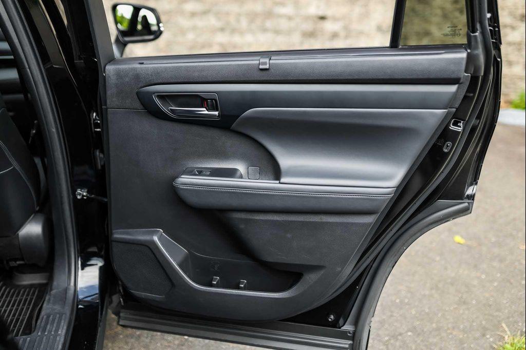 used 2022 Toyota Highlander car, priced at $36,900