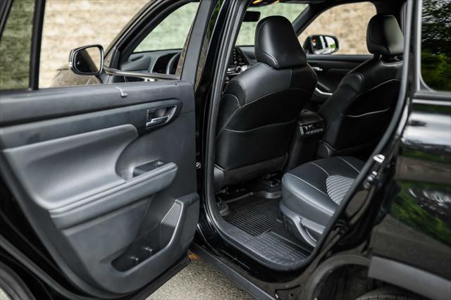used 2022 Toyota Highlander car, priced at $38,500