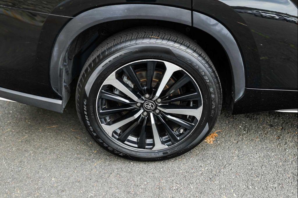 used 2022 Toyota Highlander car, priced at $36,900
