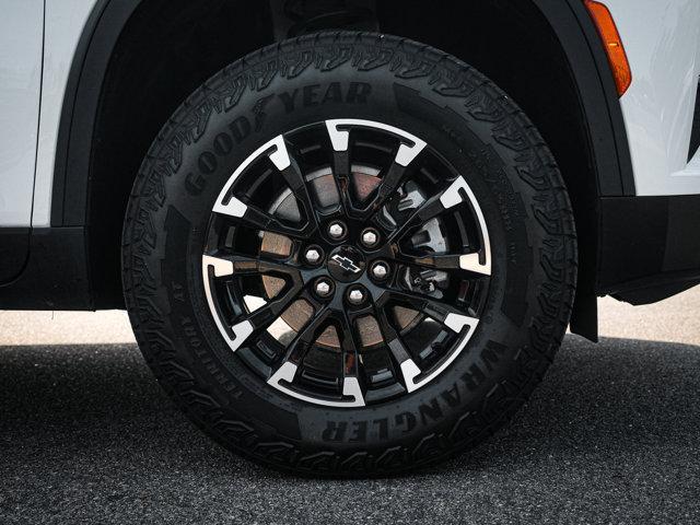 used 2024 Chevrolet Traverse car, priced at $46,988