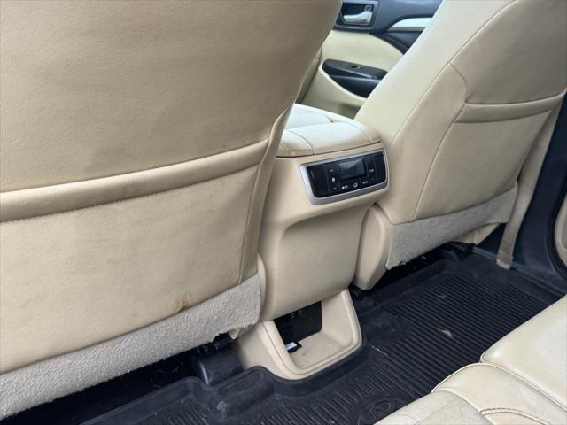 used 2019 Toyota Highlander car, priced at $27,654
