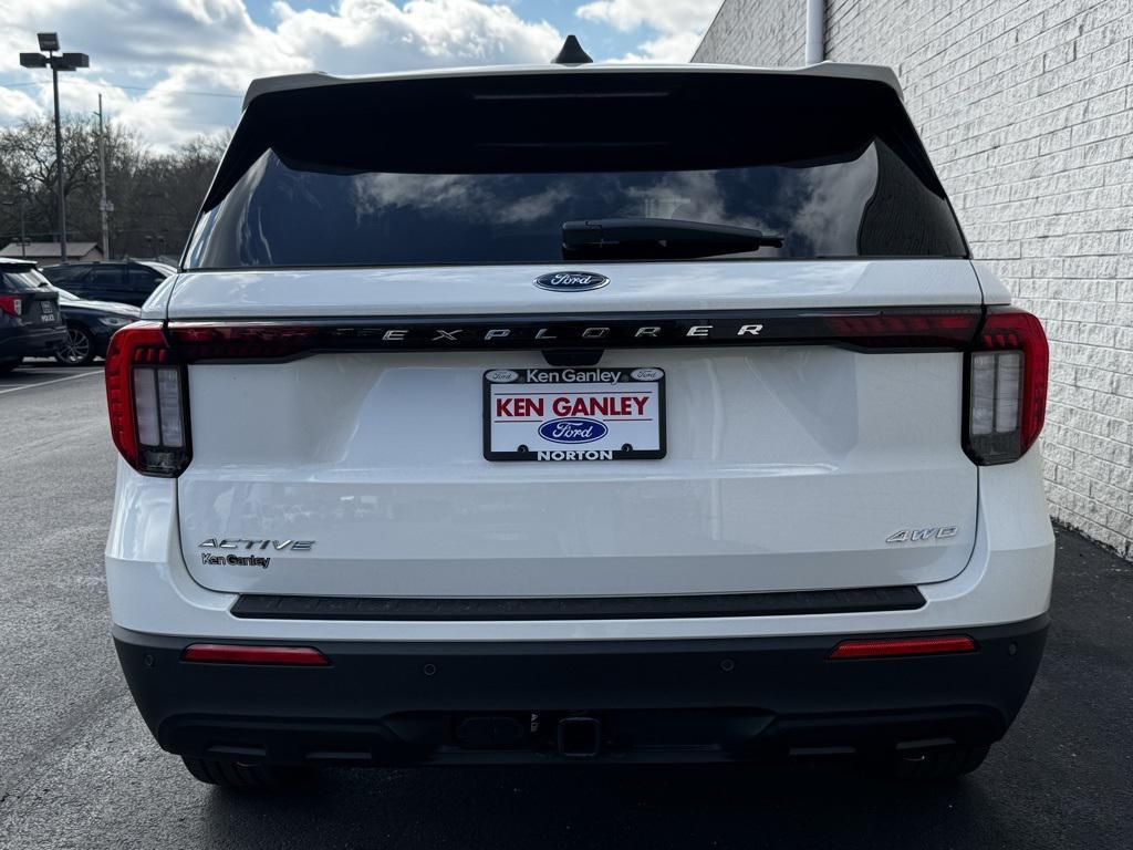 new 2025 Ford Explorer car, priced at $43,075