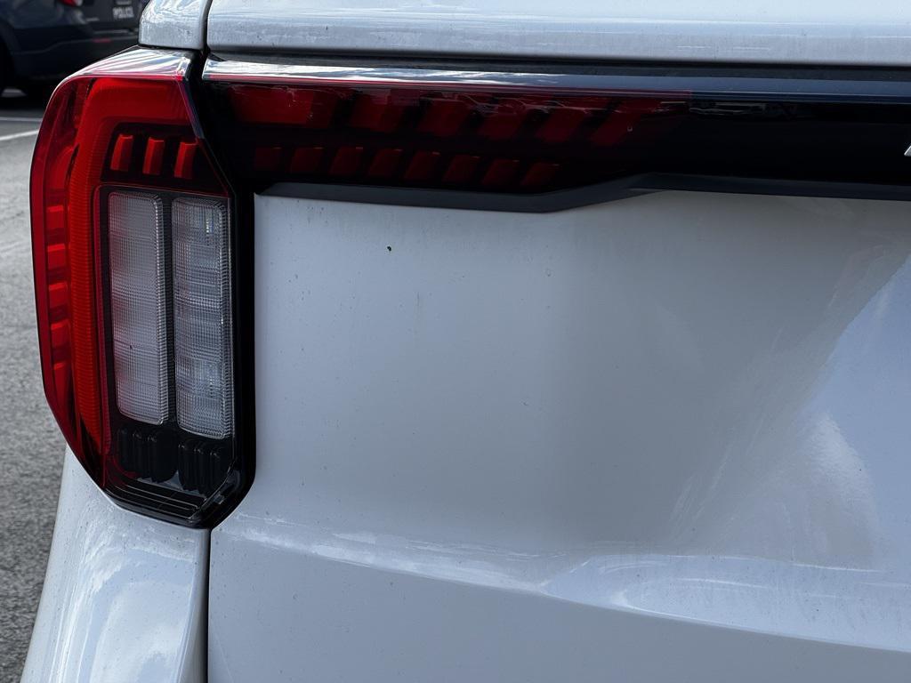new 2025 Ford Explorer car, priced at $43,075