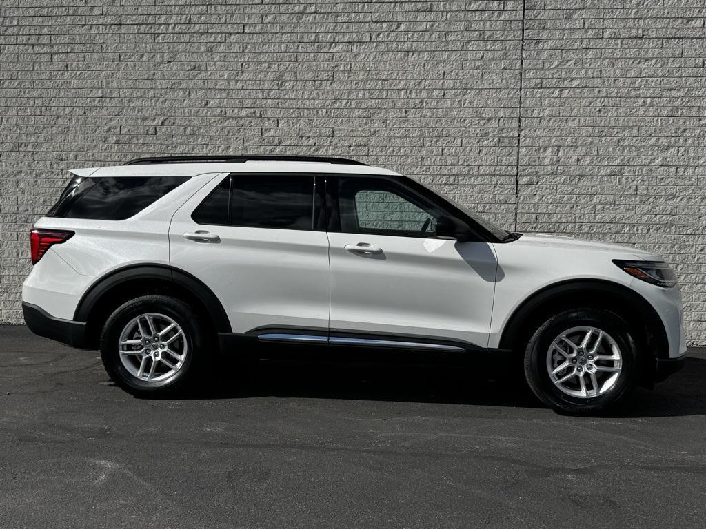 new 2025 Ford Explorer car, priced at $43,075