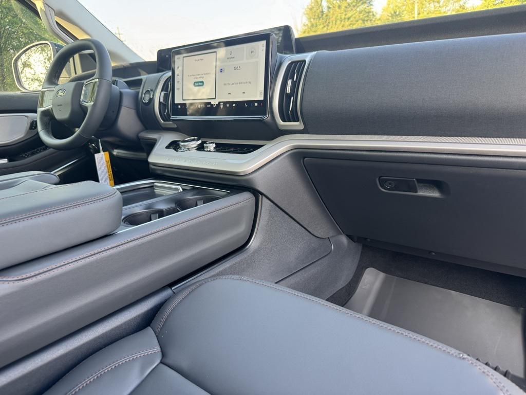 new 2025 Ford Expedition Max car, priced at $75,885
