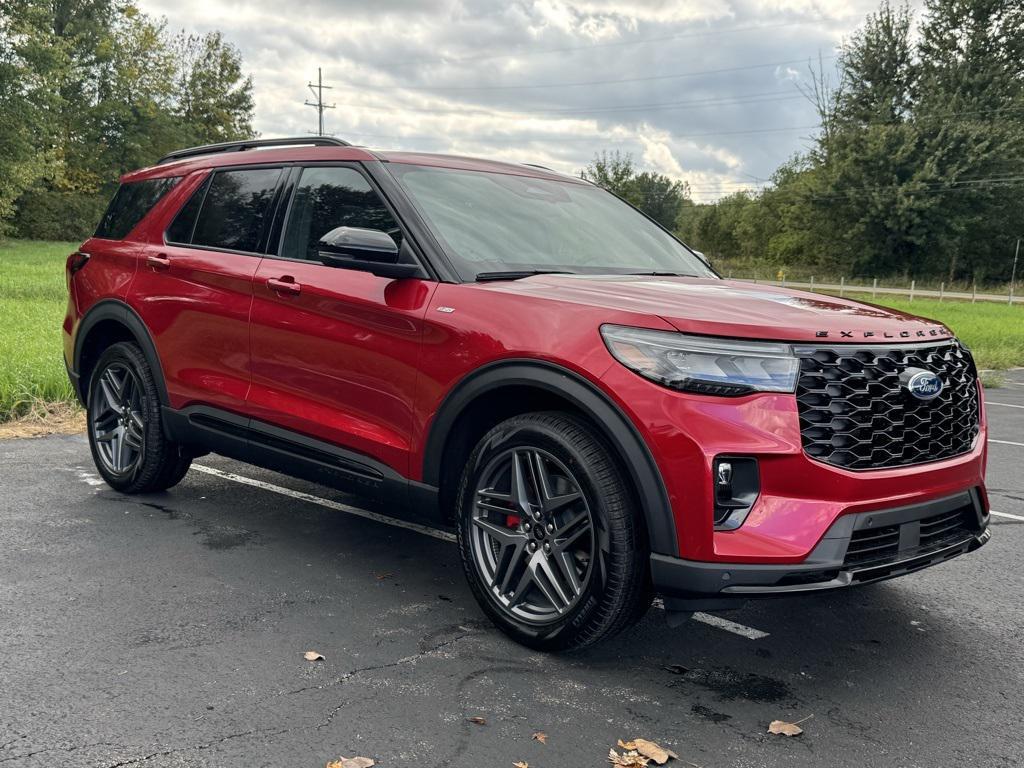 new 2025 Ford Explorer car, priced at $51,870