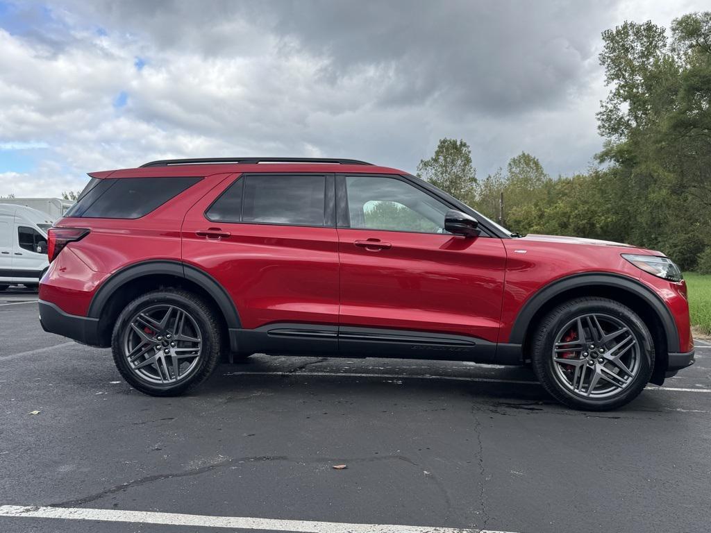 new 2025 Ford Explorer car, priced at $51,870
