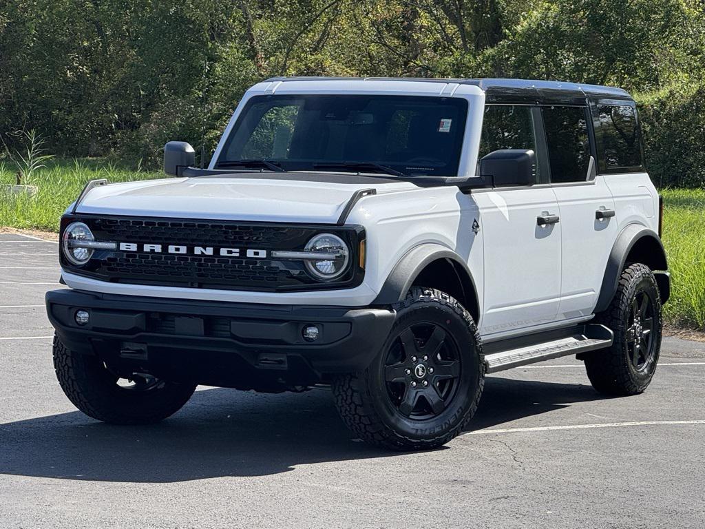 new 2025 Ford Bronco car, priced at $52,425