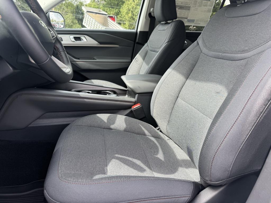 new 2025 Ford Explorer car, priced at $42,405