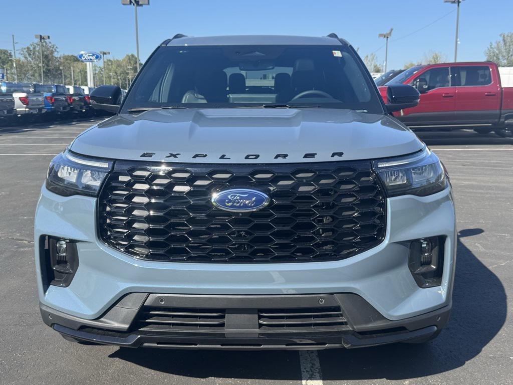 new 2025 Ford Explorer car, priced at $52,925