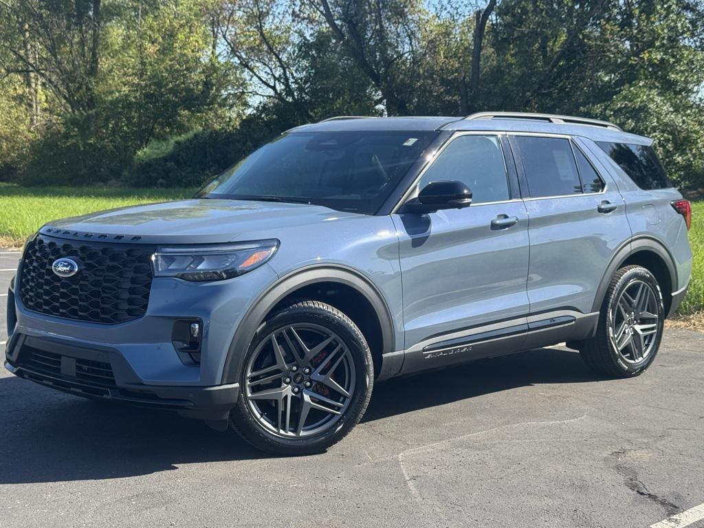 new 2025 Ford Explorer car, priced at $52,925