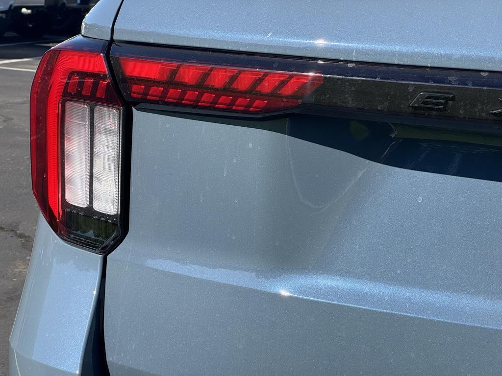 new 2025 Ford Explorer car, priced at $52,925