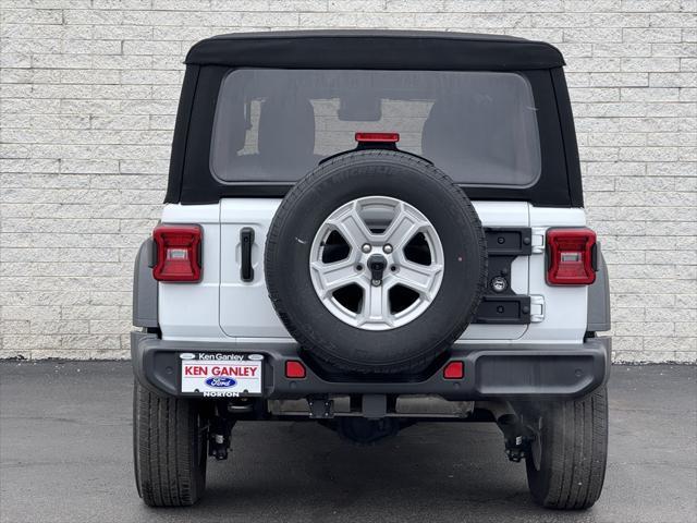 used 2022 Jeep Wrangler Unlimited car, priced at $29,215