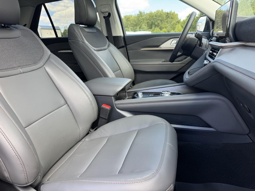 new 2025 Ford Explorer car, priced at $49,910