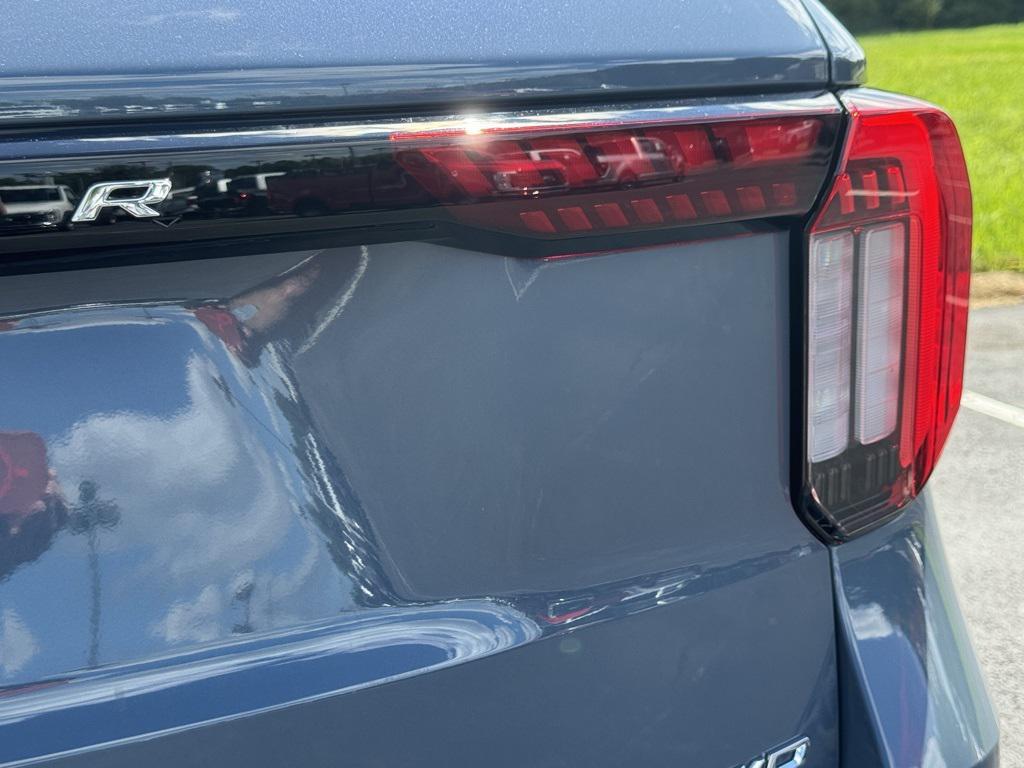 new 2025 Ford Explorer car, priced at $49,910