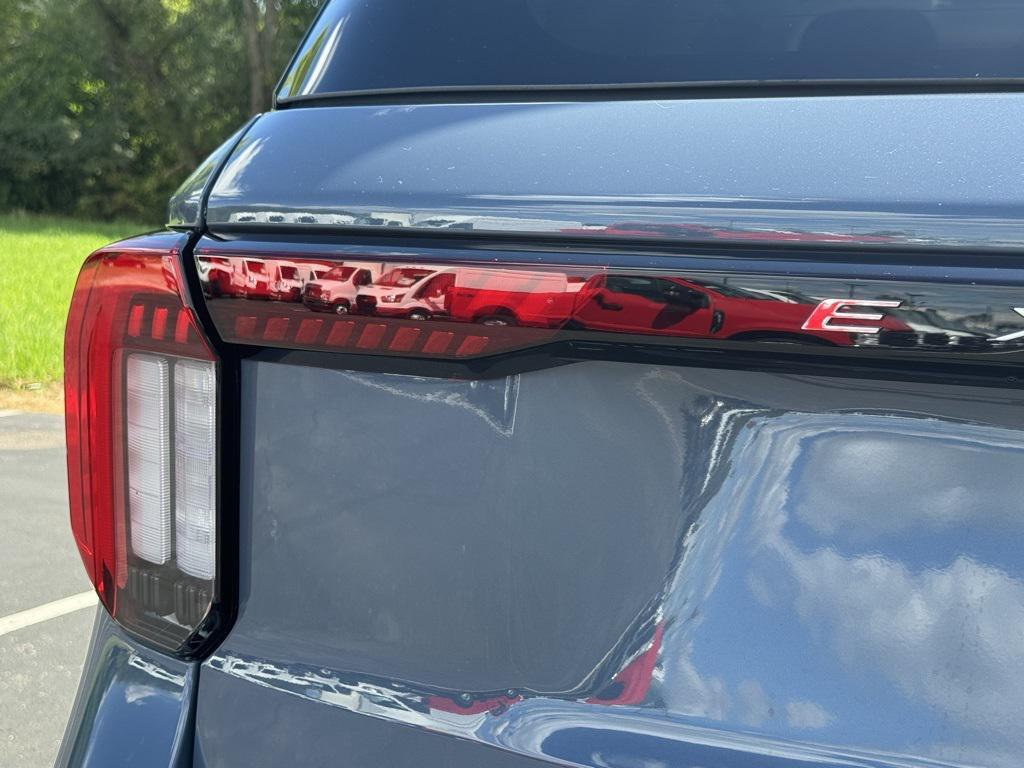 new 2025 Ford Explorer car, priced at $49,910