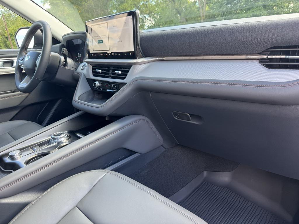 new 2025 Ford Explorer car, priced at $49,910