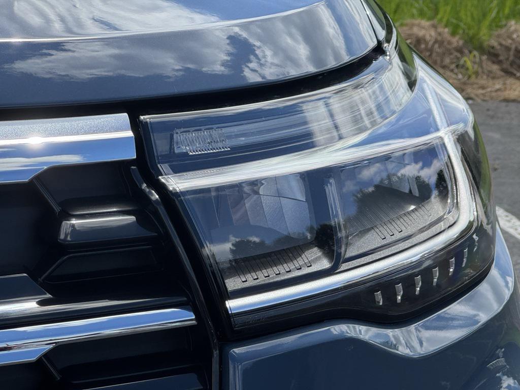 new 2025 Ford Explorer car, priced at $49,910