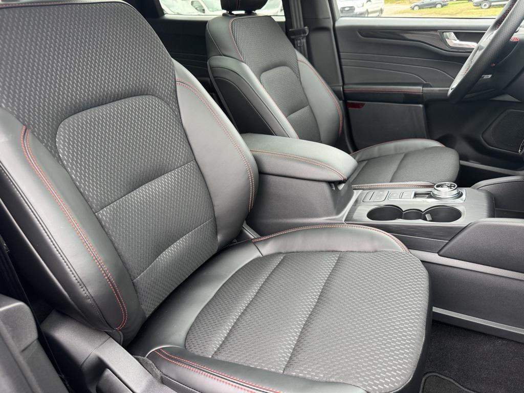 new 2025 Ford Escape car, priced at $32,685