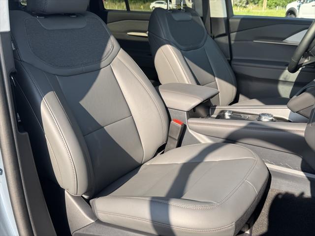new 2025 Ford Explorer car, priced at $48,895
