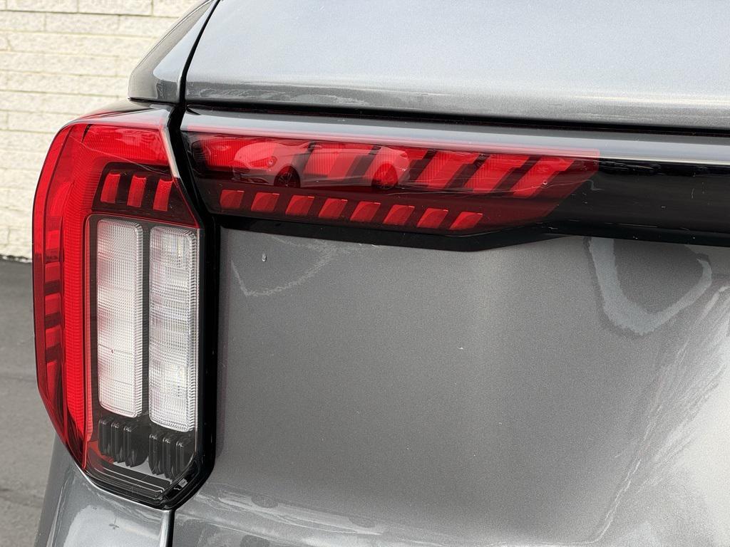 new 2025 Ford Explorer car, priced at $41,950