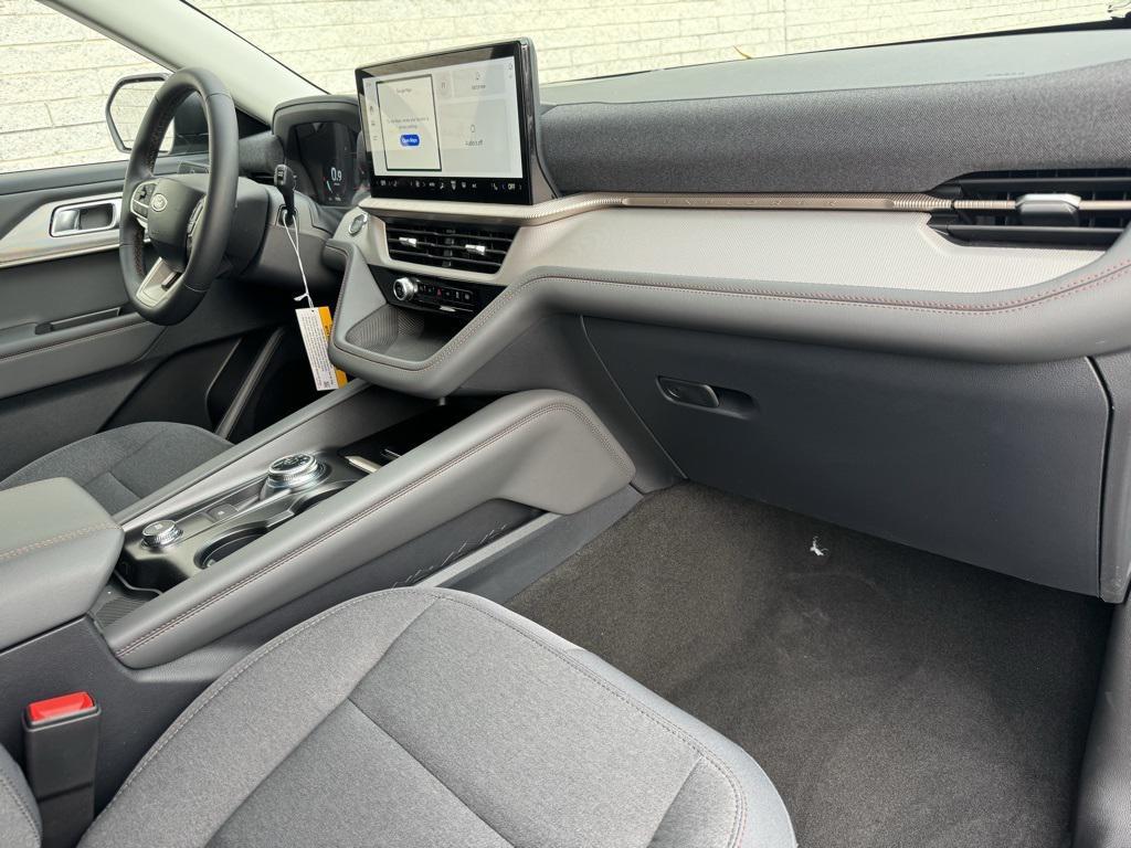 new 2025 Ford Explorer car, priced at $41,950