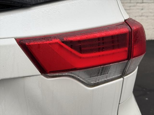 used 2019 Toyota Highlander car, priced at $26,707