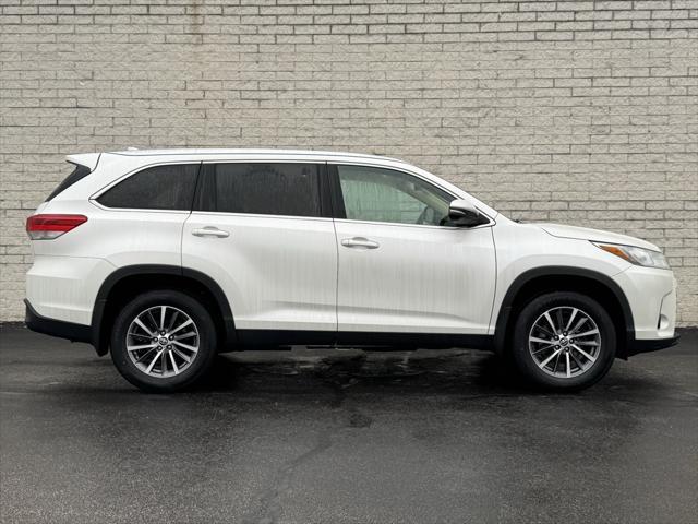 used 2019 Toyota Highlander car, priced at $26,707