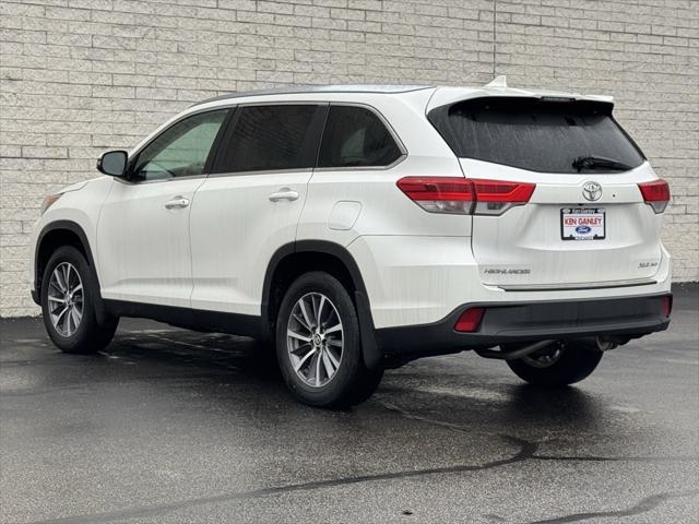 used 2019 Toyota Highlander car, priced at $26,707