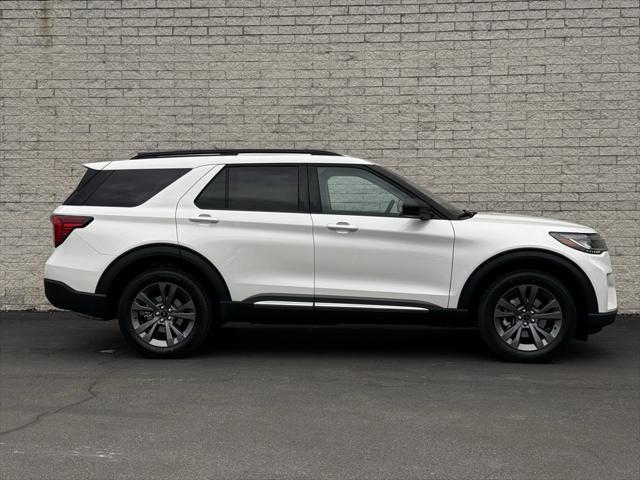 new 2025 Ford Explorer car, priced at $45,554