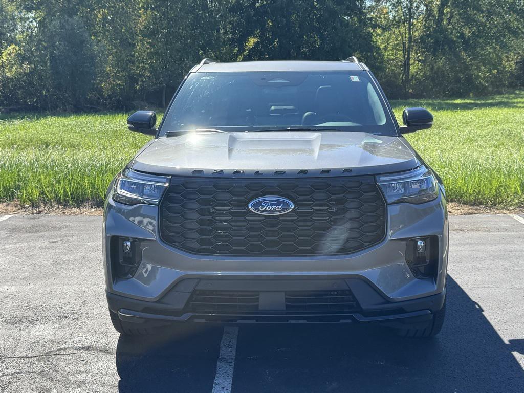 new 2025 Ford Explorer car, priced at $51,375