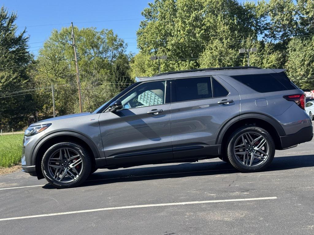 new 2025 Ford Explorer car, priced at $51,375